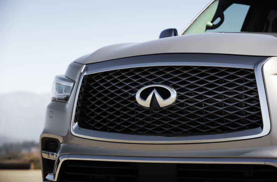 Детали экстерьера Infiniti QX80 5.6 2018 года  (фото 5 из 117)